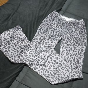 Womens Leopard Print Flare Pants, Med